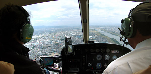 AS350の操縦席からの風景