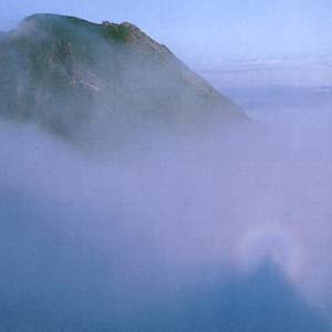 写真=雲海に出現したブロッケン現象